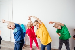 Gymnastik und Sportgeräte