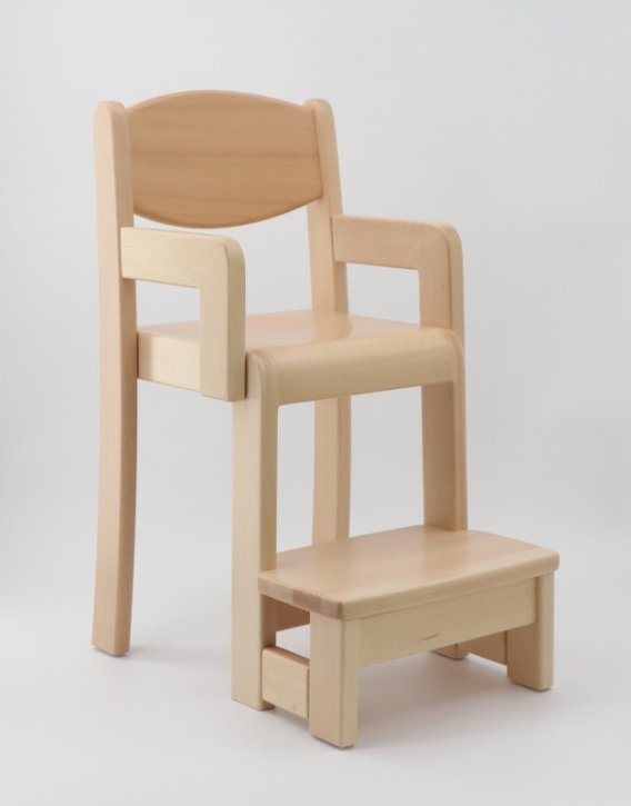 Krippenstuhl mit integrierter Fußbank für Tischhöhe 58 / 59 cm, simulierte Sitzhöhe 21 cm, Kunststoffgleiter