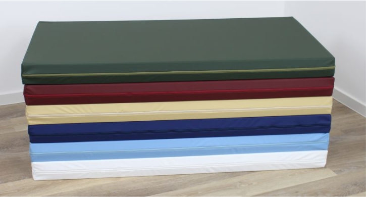 Bodenliegepolster mit "Krippenspezialbezug" aus wasserundurchlässigem Polyurethan (Größe,Farbe wählen)