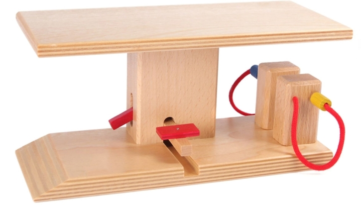 Tankstelle mit Hebebühne aus Holz, 23 x 11 x 11