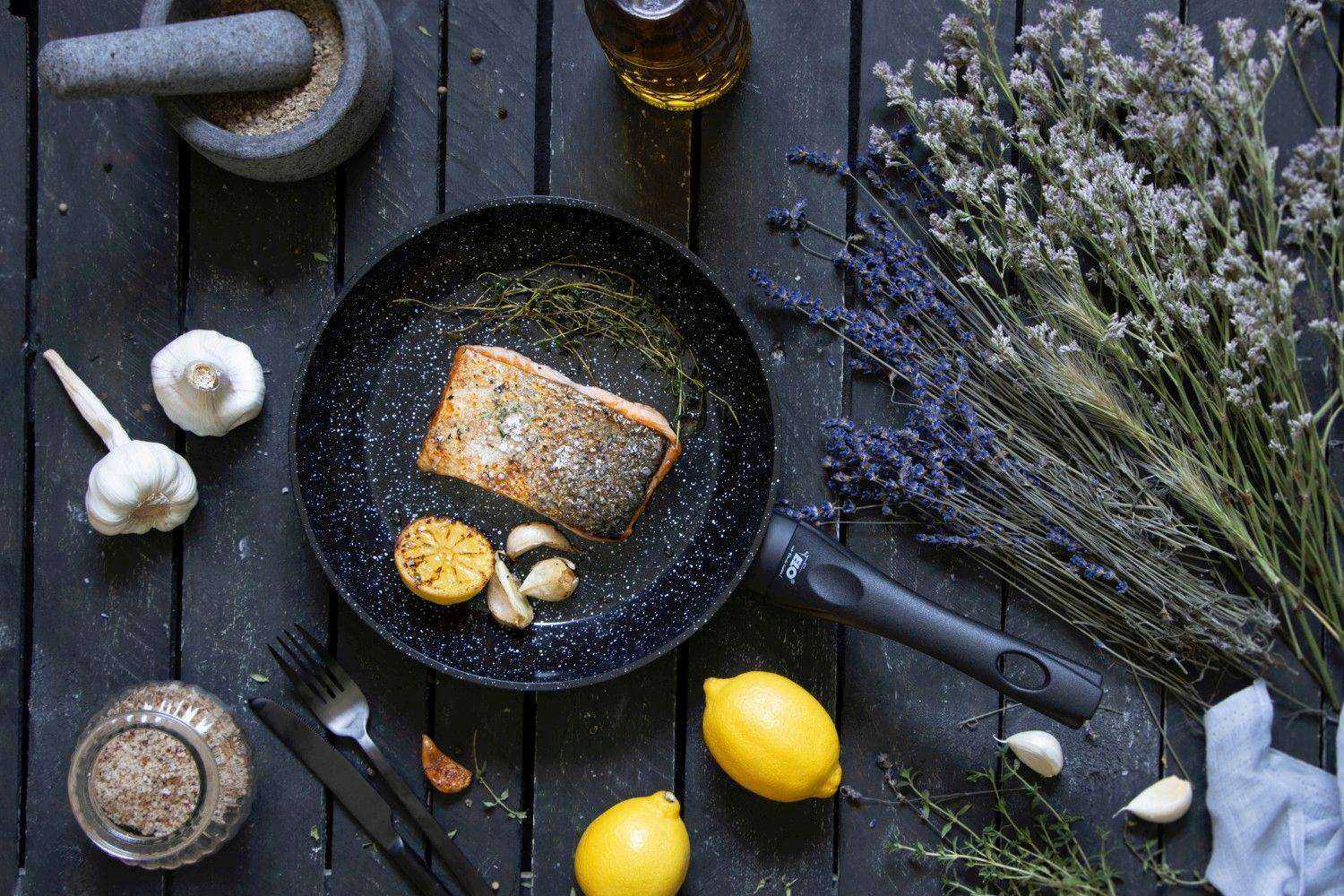 Pfanne Belugo Ambiente mit Lachs Pfanne Belugo Ambiente mit Lachs