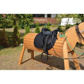 Sattel mit Steigbügel