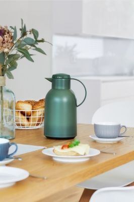 Isolierkanne 1,5 Liter, Glaseinsatz, Polypropylen, öffnen per Knopfdruck dunkelgrün