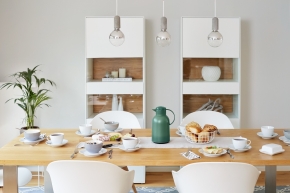 Isolierkanne 1,5 Liter, Glaseinsatz, Polypropylen, öffnen per Knopfdruck dunkelgrün