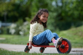 MINI VIKING FunRacer - Dreirad mit Einhand-Lenksystem MINI VIKING FunRacer - Dreirad mit Einhand-Lenksystem