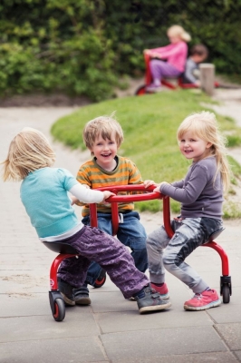 VIKING CHALLENGE Circle Bike - fahrbares Karussell für 3 Kinder VIKING CHALLENGE Circle Bike - fahrbares Karussell für 3 Kinder