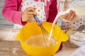 kinderkitchen® 3er Spar-Set aus Schüssel, Rührlöffel und Schneebesen